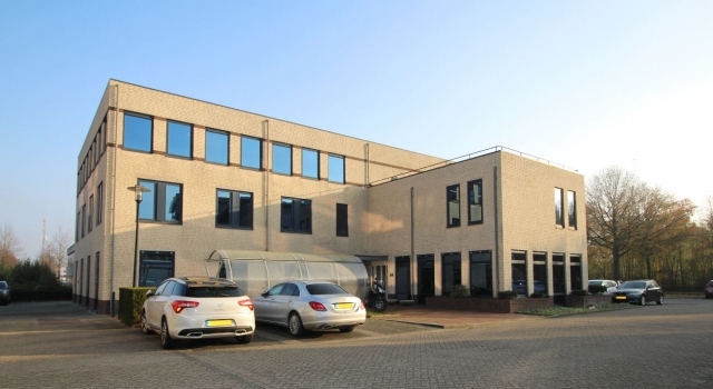 Verkocht%20kantoorpand%20Plesmanstraat%2064%2C%20Veenendaal%20CMC.jpg